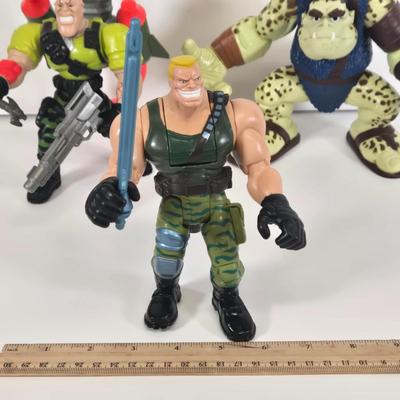 LOT 124: Small Soldiers Slam Fist Gorgonite, Nick Nitro, and Brick Bazooka Action Figures