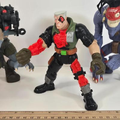 LOT 128: Small Soldiers Insaniac, Major Chip Hazard, and Freakenstein Action Figures