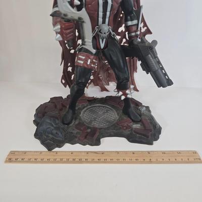 LOT 129: McFarlane Toys Super Size Spawn Action Figure and Spawn Number 1 Comic Book