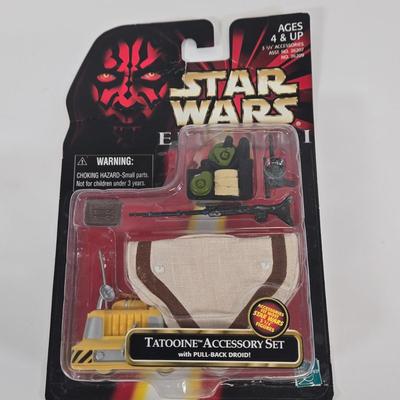 LOT 134: Star Wars: The Power of the Force Episode I Sneak Preview Mace Windu Action Figure, Sith Accessory Set, Tatooine Accessory Set...
