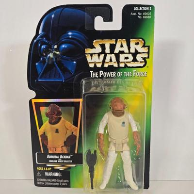 LOT 137: Power of the Force Oola and Salacious Crumb, Gamorrean Guard, Admiral Ackbar,Malakili (Rancor Keeper), and R2-D2 Action Figures