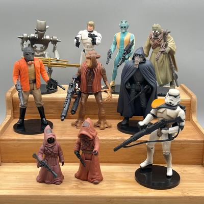 LOT 181F: Star Wars Power of the Force Action Figures - A New Hope w/ Accessories