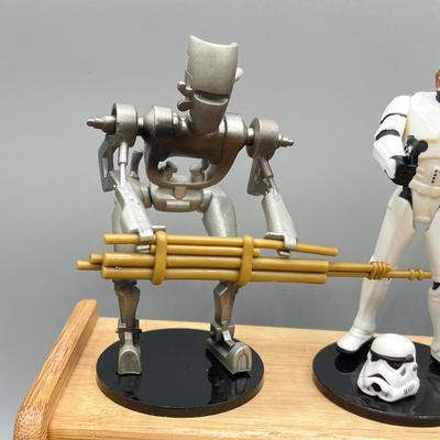 LOT 181F: Star Wars Power of the Force Action Figures - A New Hope w/ Accessories