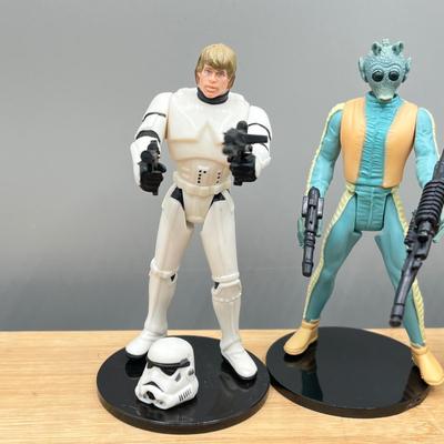 LOT 181F: Star Wars Power of the Force Action Figures - A New Hope w/ Accessories