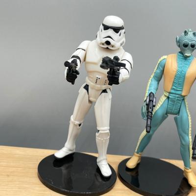 LOT 181F: Star Wars Power of the Force Action Figures - A New Hope w/ Accessories