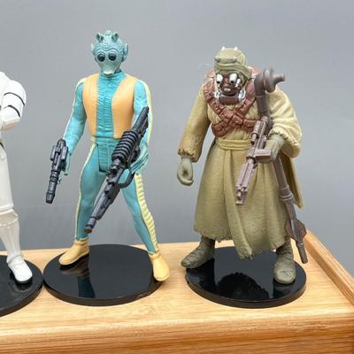 LOT 181F: Star Wars Power of the Force Action Figures - A New Hope w/ Accessories