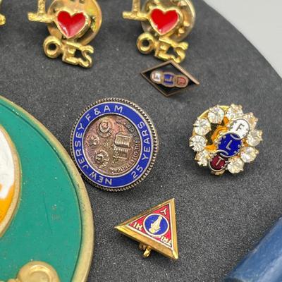 LOT 189J: Fraternal Organization Pins and More