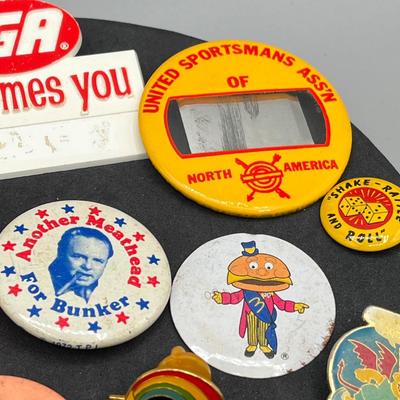 LOT 191J: Vintage Button Collection