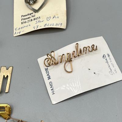 LOT 194J: Vintage Pin/Brooch Collection