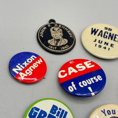 LOT 199J: Vintage Political Buttons