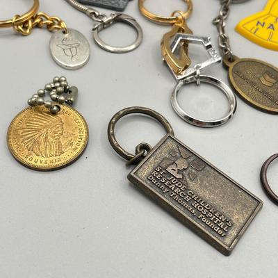 LOT 200J: Vintage Keychains