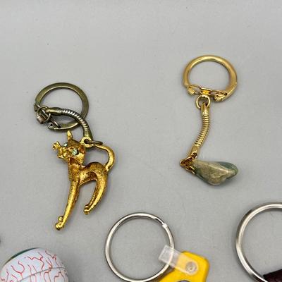 LOT 200J: Vintage Keychains