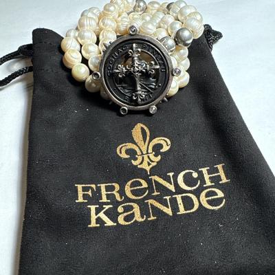 French Kande pearl bracelet with bag