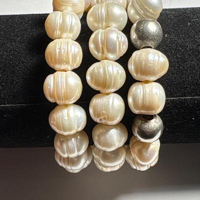 French Kande pearl bracelet with bag