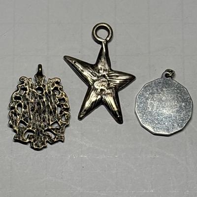3 pendants
