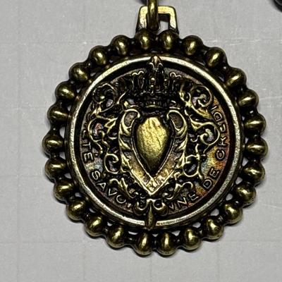 French Kande Crowned Heart necklace