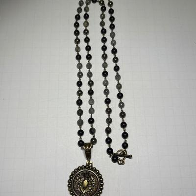 French Kande Crowned Heart necklace