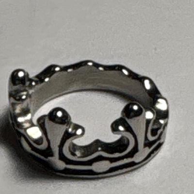 Stainless steel crown ring (size 6)