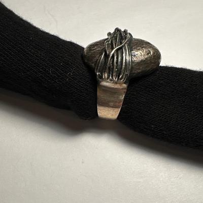 Sterling rock ring (size 9)