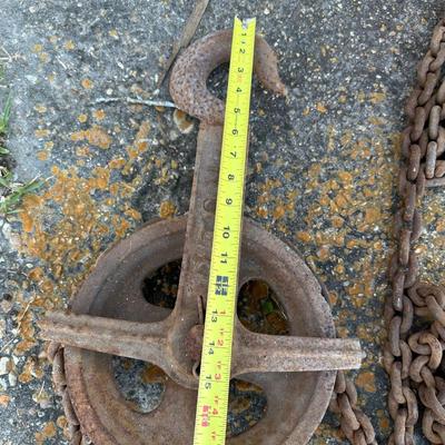Antique Cast Iron Barn / Hay Pulley with Chain & Hook – “2 TON” Marked