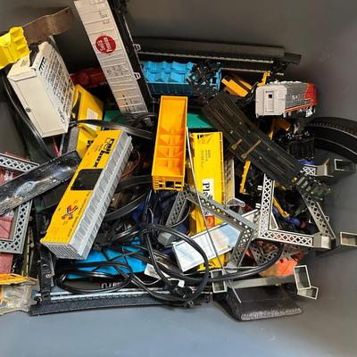 Vintage HO Scale Model Train Lot – Locomotives, Freight Cars, Track & Power Packs. HO Scamm