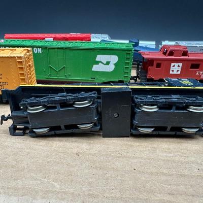 Vintage HO Scale Model Train Lot – Locomotives, Freight Cars, Track & Power Packs. HO Scamm