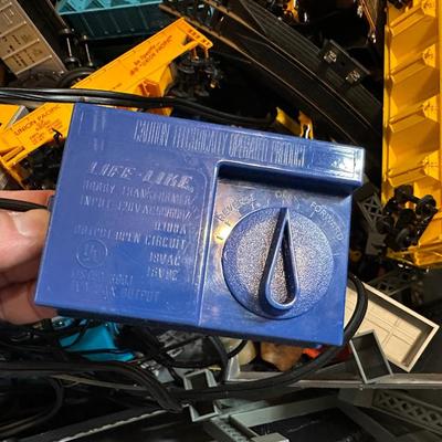 Vintage HO Scale Model Train Lot – Locomotives, Freight Cars, Track & Power Packs. HO Scamm