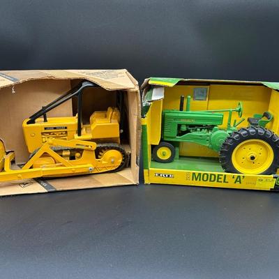 Vintage Ertl John Deere Die-Cast Models (2) – 1/16 Scale Crawler & 1939 Model A Tractor w/ Boxes