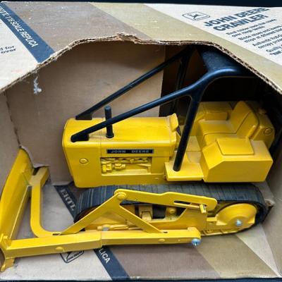 Vintage Ertl John Deere Die-Cast Models (2) – 1/16 Scale Crawler & 1939 Model A Tractor w/ Boxes