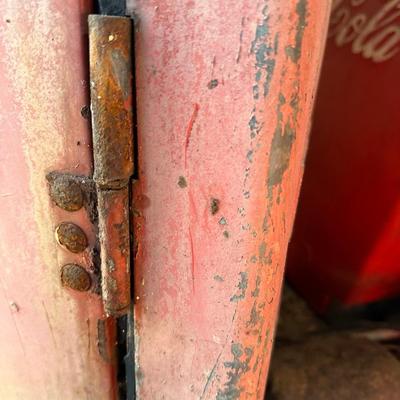 Vintage Coca-Cola Vending Machine – “Drink Coca-Cola in Bottles” – Ice Cold – As-Is / Restoration Project