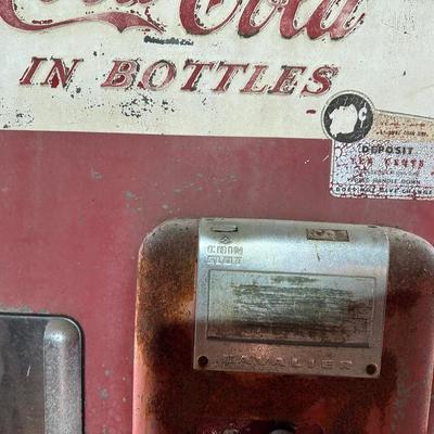 Vintage Coca-Cola Vending Machine – “Drink Coca-Cola in Bottles” – Ice Cold – As-Is / Restoration Project