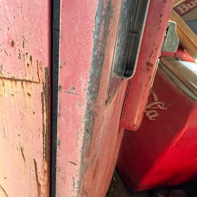 Vintage Coca-Cola Vending Machine – “Drink Coca-Cola in Bottles” – Ice Cold – As-Is / Restoration Project