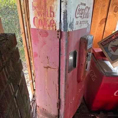 Vintage Coca-Cola Vending Machine – “Drink Coca-Cola in Bottles” – Ice Cold – As-Is / Restoration Project