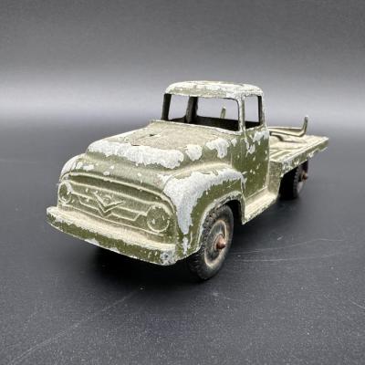 Vintage Tootsietoy Die-Cast Flatbed Truck – Chicago USA – Original Paint