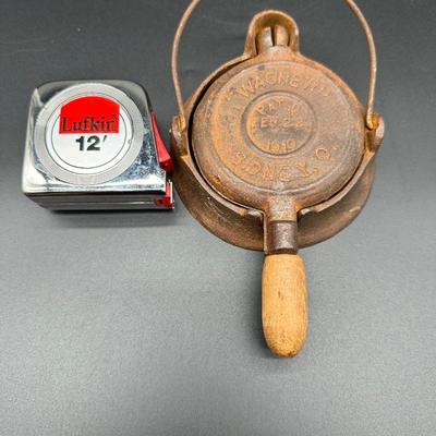 Antique Wagner Miniature Cast Iron Waffle Iron – Salesman Sample