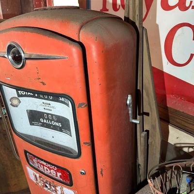 1950s Bennett Model 966 Conoco “Dino Supreme” Gas Pump – Original Patina Survivor