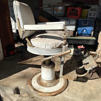 Early 1900’s Antique Cast-Iron Barber Chair w/ Footrest – The Dazey Company – Industrial Barber Shop Chair