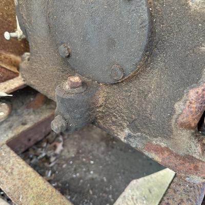Antique International Harvester Stationary Engine / Power Unit – Cast Iron Flywheel – Barn Find