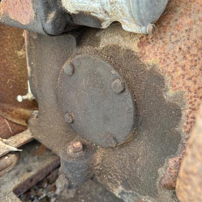 Antique International Harvester Stationary Engine / Power Unit – Cast Iron Flywheel – Barn Find