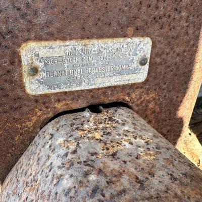 Antique International Harvester Stationary Engine / Power Unit – Cast Iron Flywheel – Barn Find