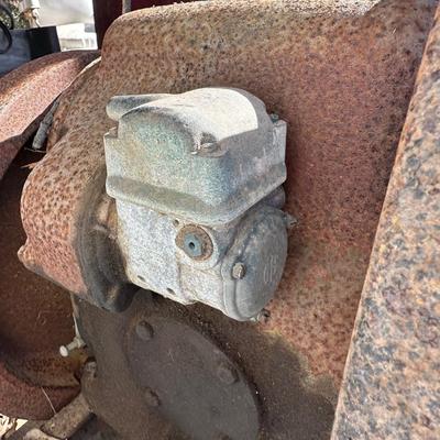 Antique International Harvester Stationary Engine / Power Unit – Cast Iron Flywheel – Barn Find