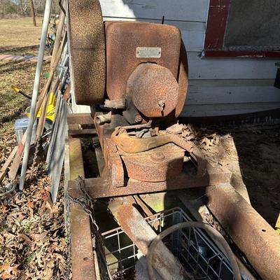 Antique International Harvester Stationary Engine / Power Unit – Cast Iron Flywheel – Barn Find