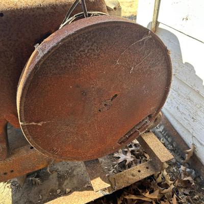 Antique International Harvester Stationary Engine / Power Unit – Cast Iron Flywheel – Barn Find