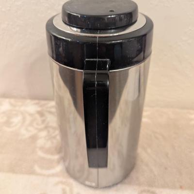 Stainless steel carafe