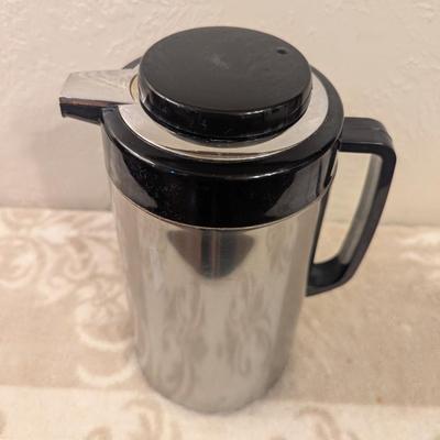 Stainless steel carafe