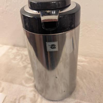 Stainless steel carafe