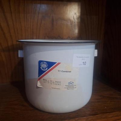 Columbian Enamelware 11 Combinet chamber pot
