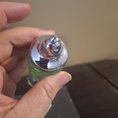 vintage Indiana Glass Tiara Sandwish salt shaker chantilly green (NO GLOW)