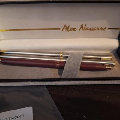 pen set in box