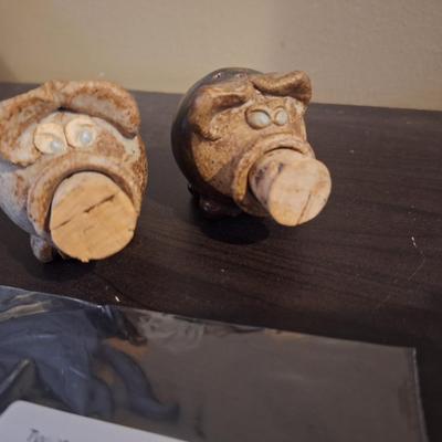 vintage pottery pig salt and pepper shakers